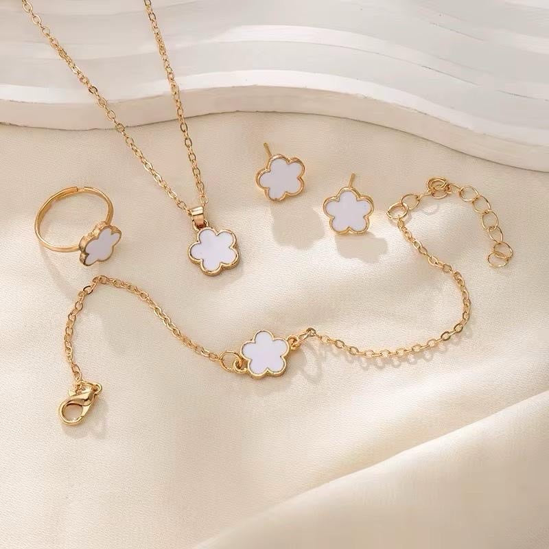 Five Leaf Clover Jewellery Set in Black or White - Perfect for Any